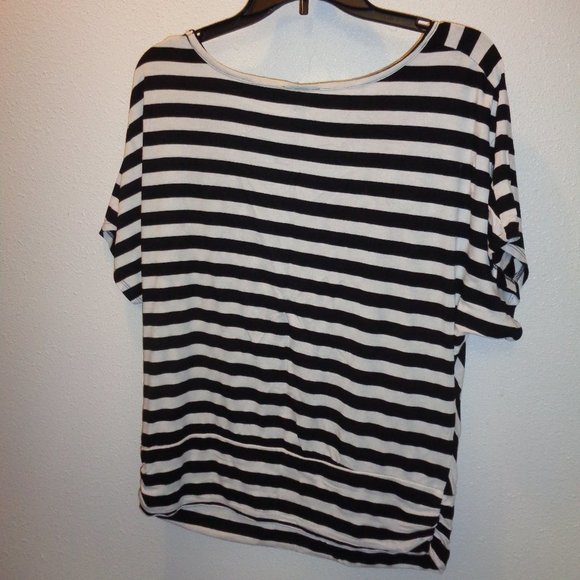 AB Studio Top Size Medium Black & White - Picture 6 of 9